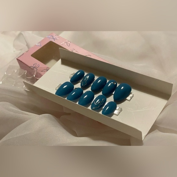 Blue Fire Almond Nail Tips | Hand painted nails | Custom press on nails - Picture 3 of 4